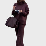 Ivetta™ - Elegáns, kétrészes szett magas nyakkal.