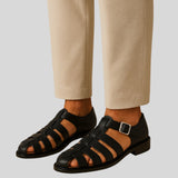 Demeter™ - Zárt szandál elegáns csattal.