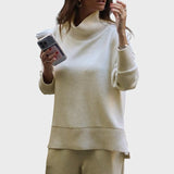 Ivetta™ - Elegáns, kétrészes szett magas nyakkal.