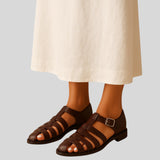 Demeter™ - Zárt szandál elegáns csattal.