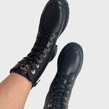 Matild™ - Fekete csizma részletekkel