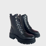 Matild™ - Fekete csizma részletekkel